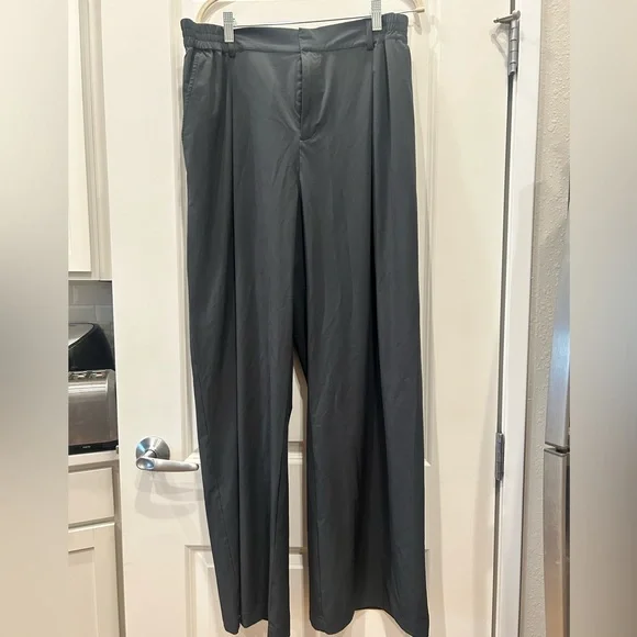 ALO Yoga Women's Gray Wide-Leg Pants - Picture 3 of 6